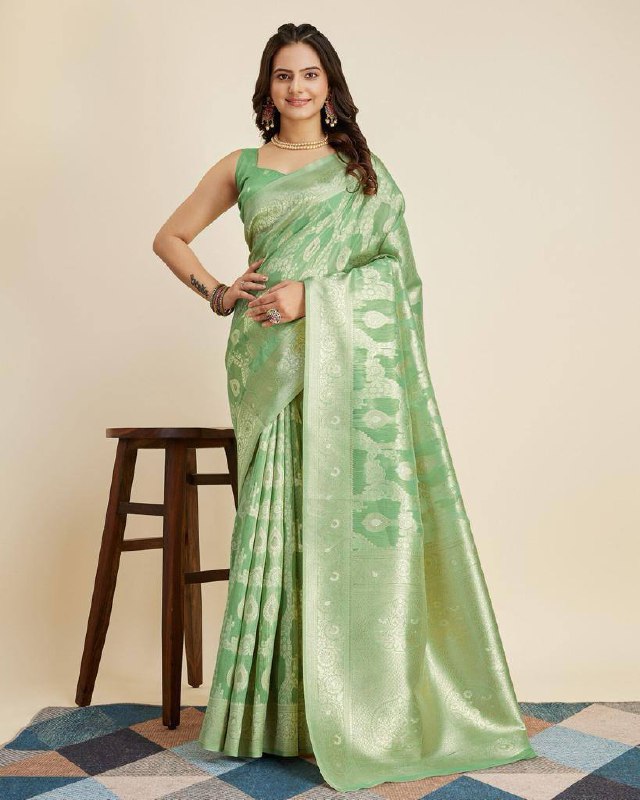 Green Color Soft Cotton Weaving Saree