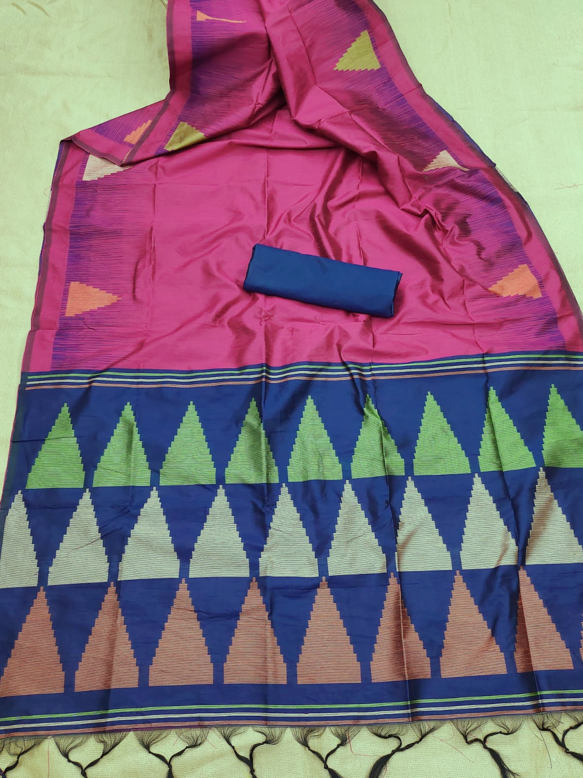 Gajri Color Soft Handloom Silk Saree