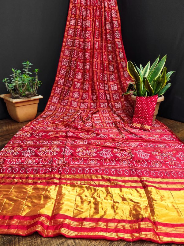 Red Bandhani Print Saree