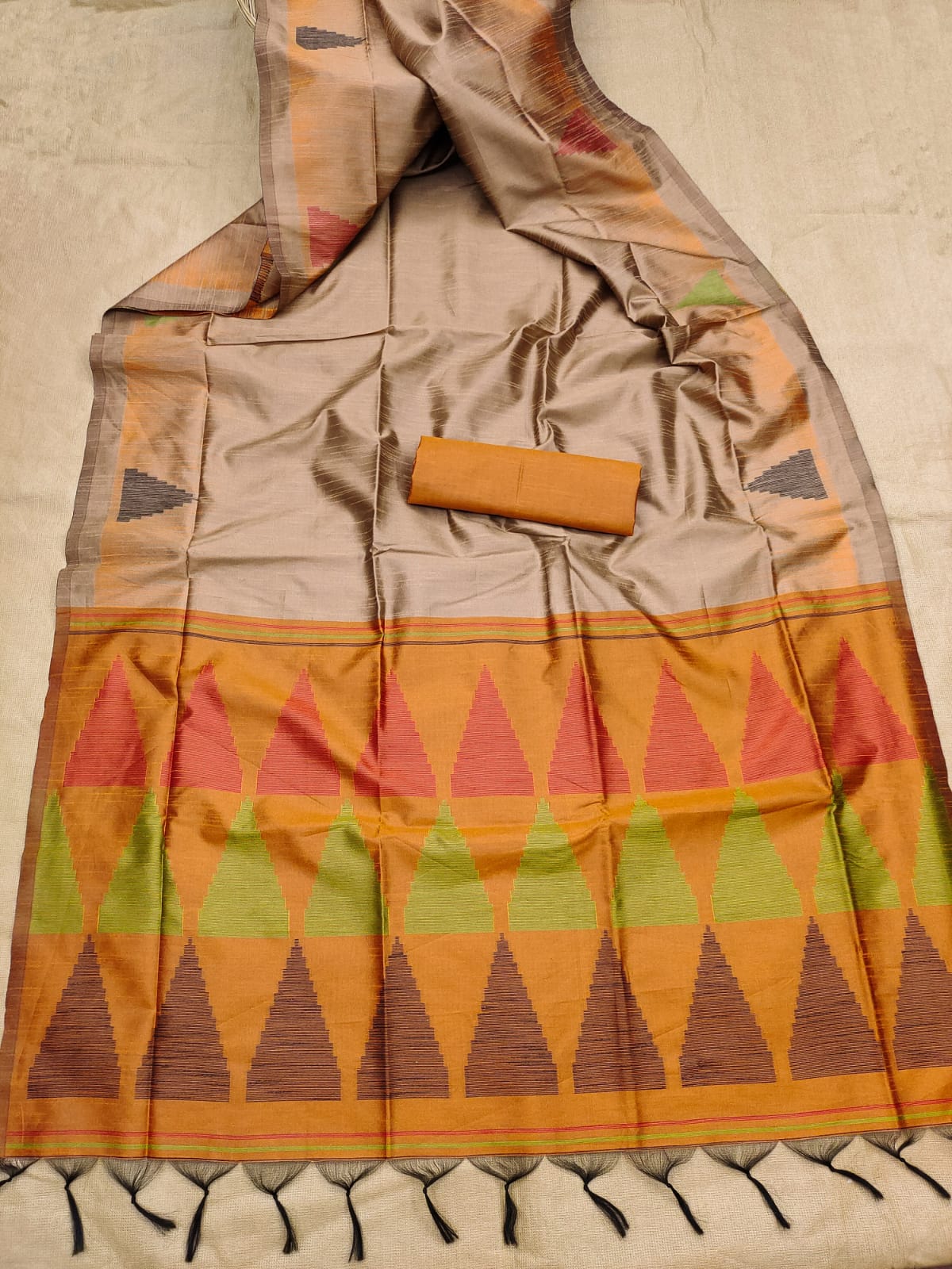 Chiku Color Handloom Raw Silk Saree